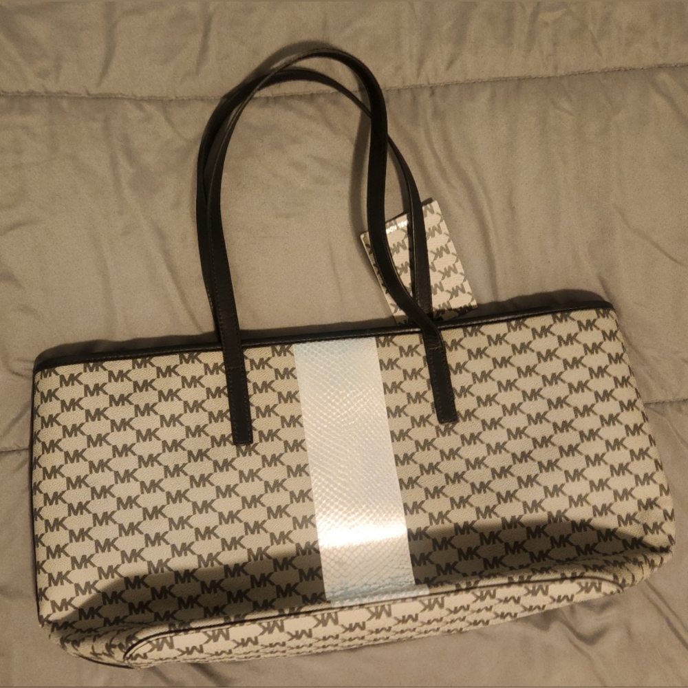 Michael Kors Monogram Black and White Tote Silver Stripe - Picture 9 of 10